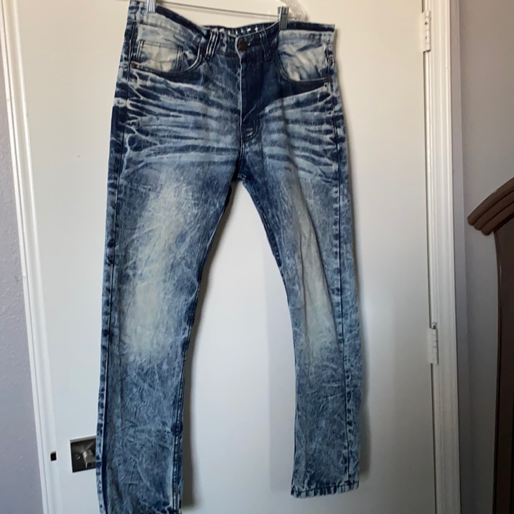Men’s or Women’s acid/some wash jeans